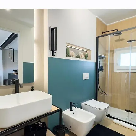 Bagatela And Flat, Attico Laguna E Mare Apartment *